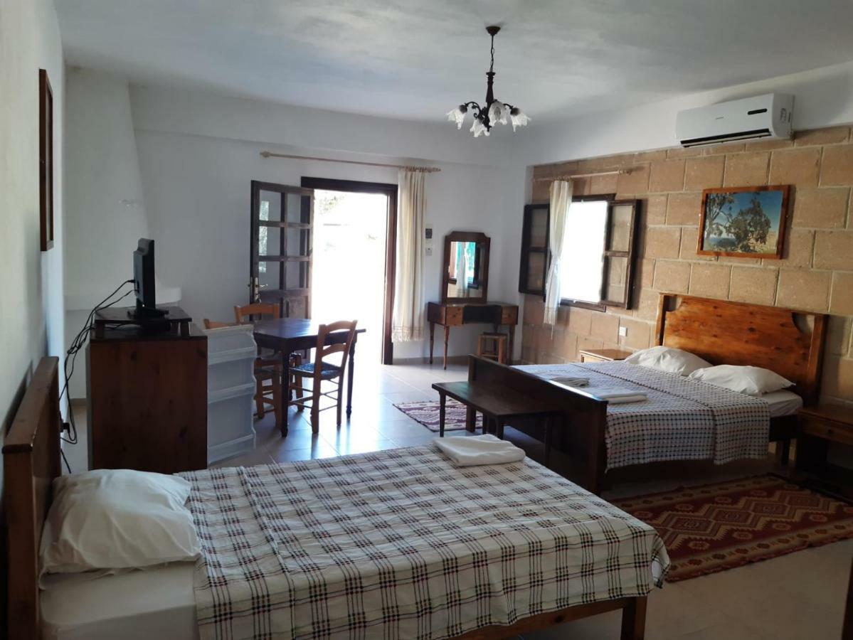 Rizokarpaso Karpaz Stone House Bed & Breakfast エクステリア 写真
