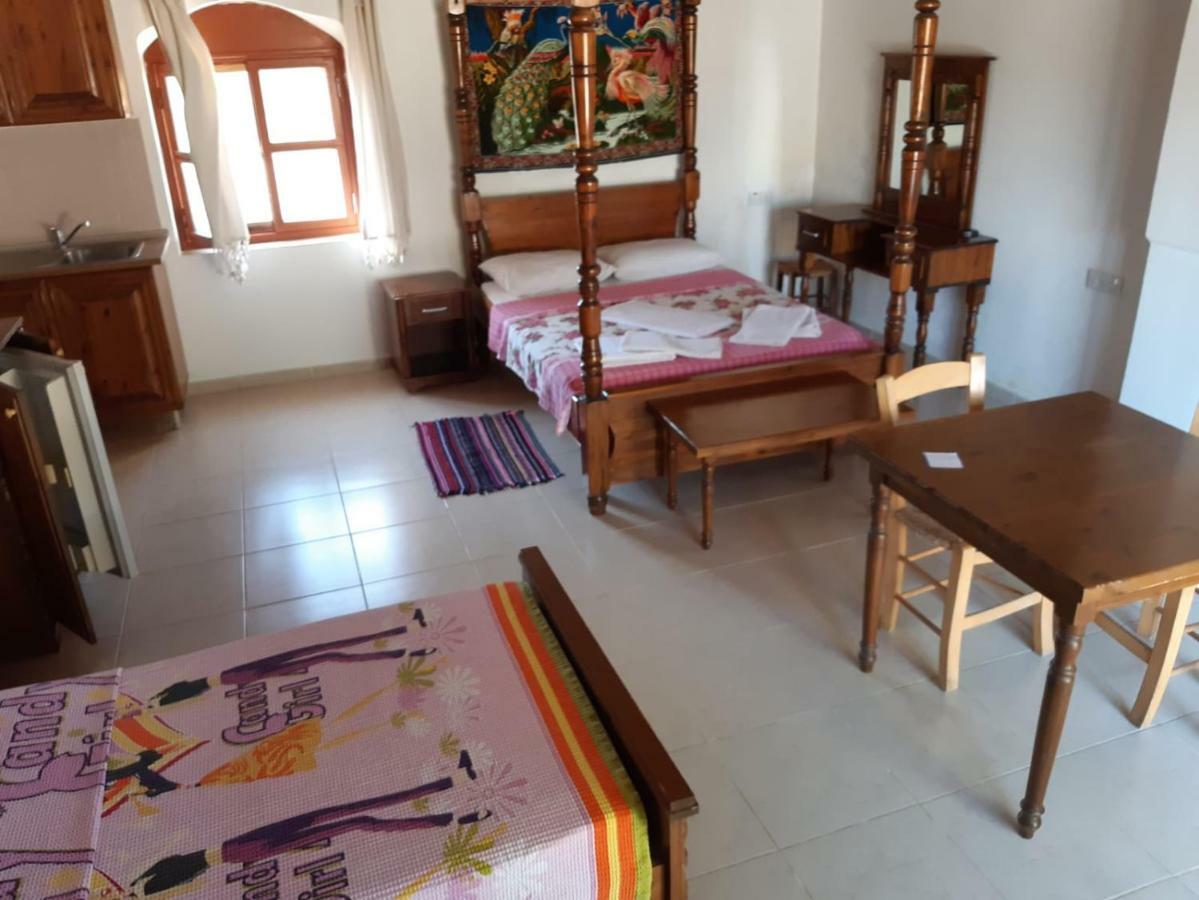 Rizokarpaso Karpaz Stone House Bed & Breakfast エクステリア 写真
