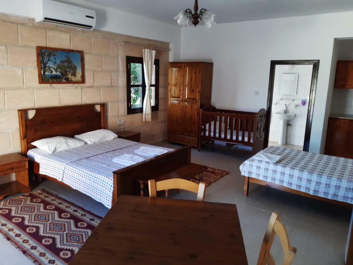 Rizokarpaso Karpaz Stone House Bed & Breakfast エクステリア 写真