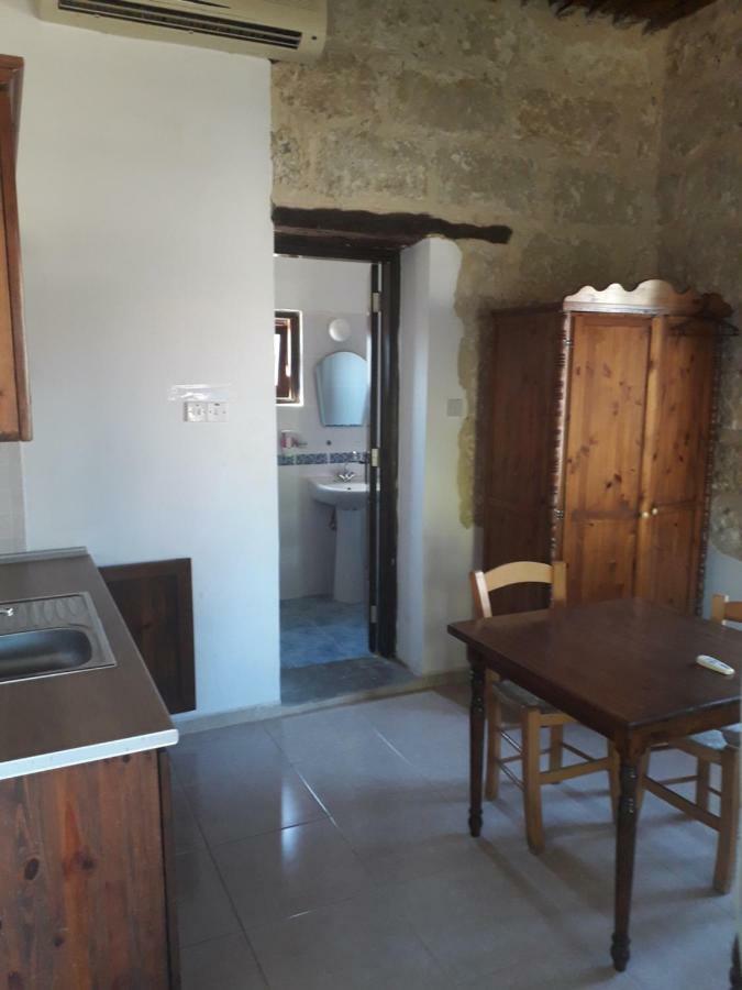 Rizokarpaso Karpaz Stone House Bed & Breakfast エクステリア 写真